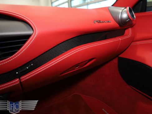 Used 2021 Ferrari F8 Tributo image 29
