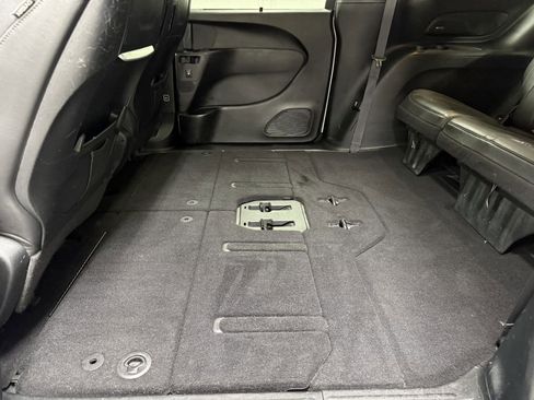 Used 2019 Chrysler Pacifica Touring-L Plus w/ S Appearance Package image 24