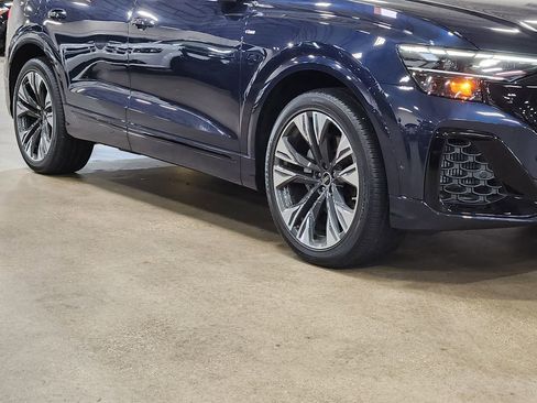 Used 2025 Audi Q8 Premium Plus image 16