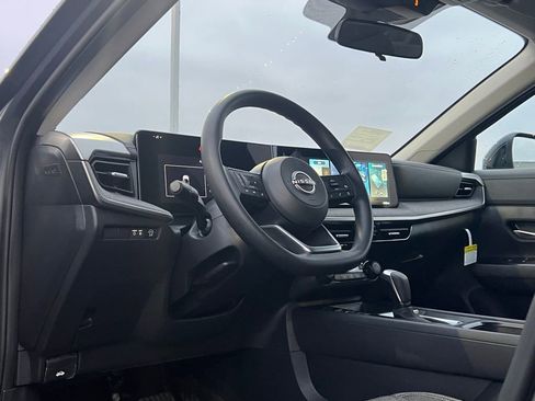New 2026 Nissan Kicks SV w/ SV Premium Package FWD image 10