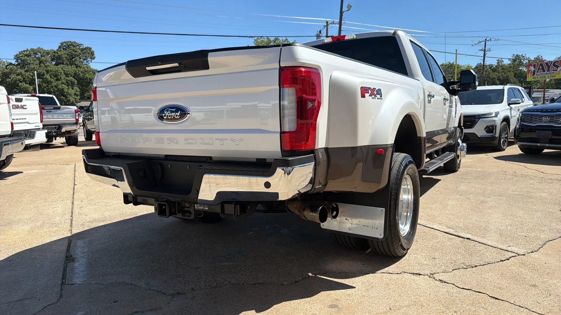 Used 2017 Ford F350 Lariat w/ Lariat Ultimate Package AWD/4WD image 3