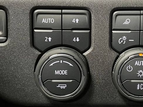 Used 2025 Chevrolet Silverado 3500 High Country w/ High Country Premium Package AWD/4WD image 32