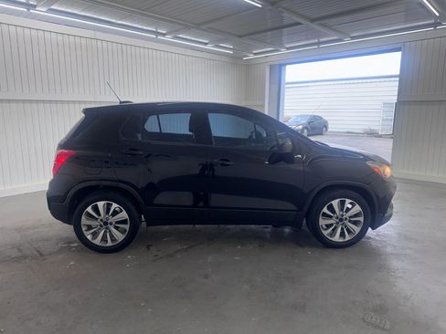 Used 2018 Chevrolet Trax LS FWD image 4