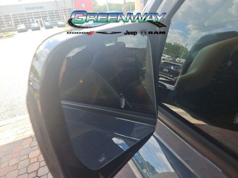 Used 2024 Land Rover Defender 110 X-Dynamic SE AWD/4WD image 14