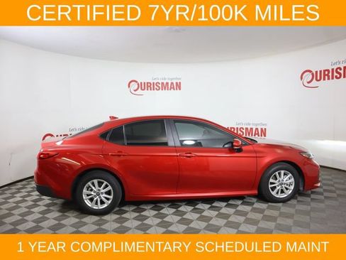 Used 2025 Toyota Camry LE FWD image 10