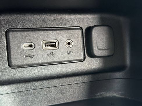 Used 2019 Chevrolet Equinox LT w/ Driver Convenience Package FWD image 31