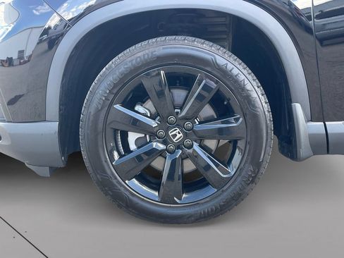 Used 2025 Honda Pilot Black Edition image 9