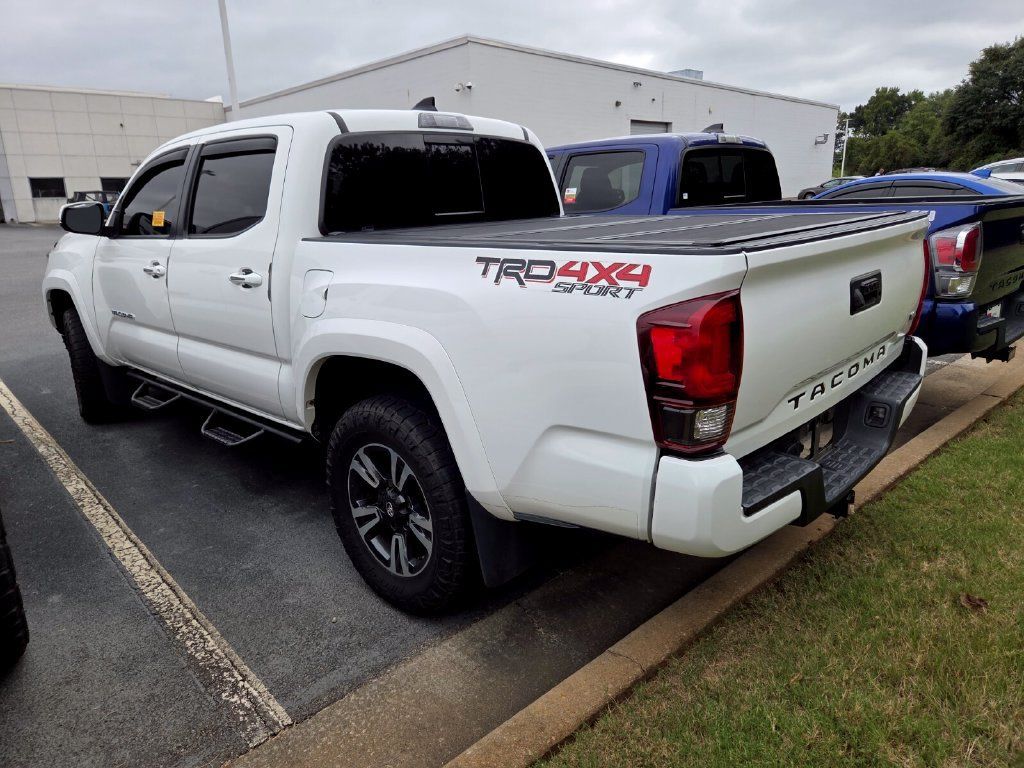 Used 2019 Toyota Tacoma TRD Sport AWD/4WD image 7
