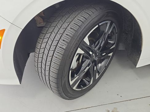 Used 2023 Kia K5 GT-Line image 32