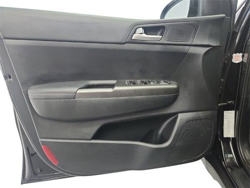 Used 2021 Kia Sportage LX image 17