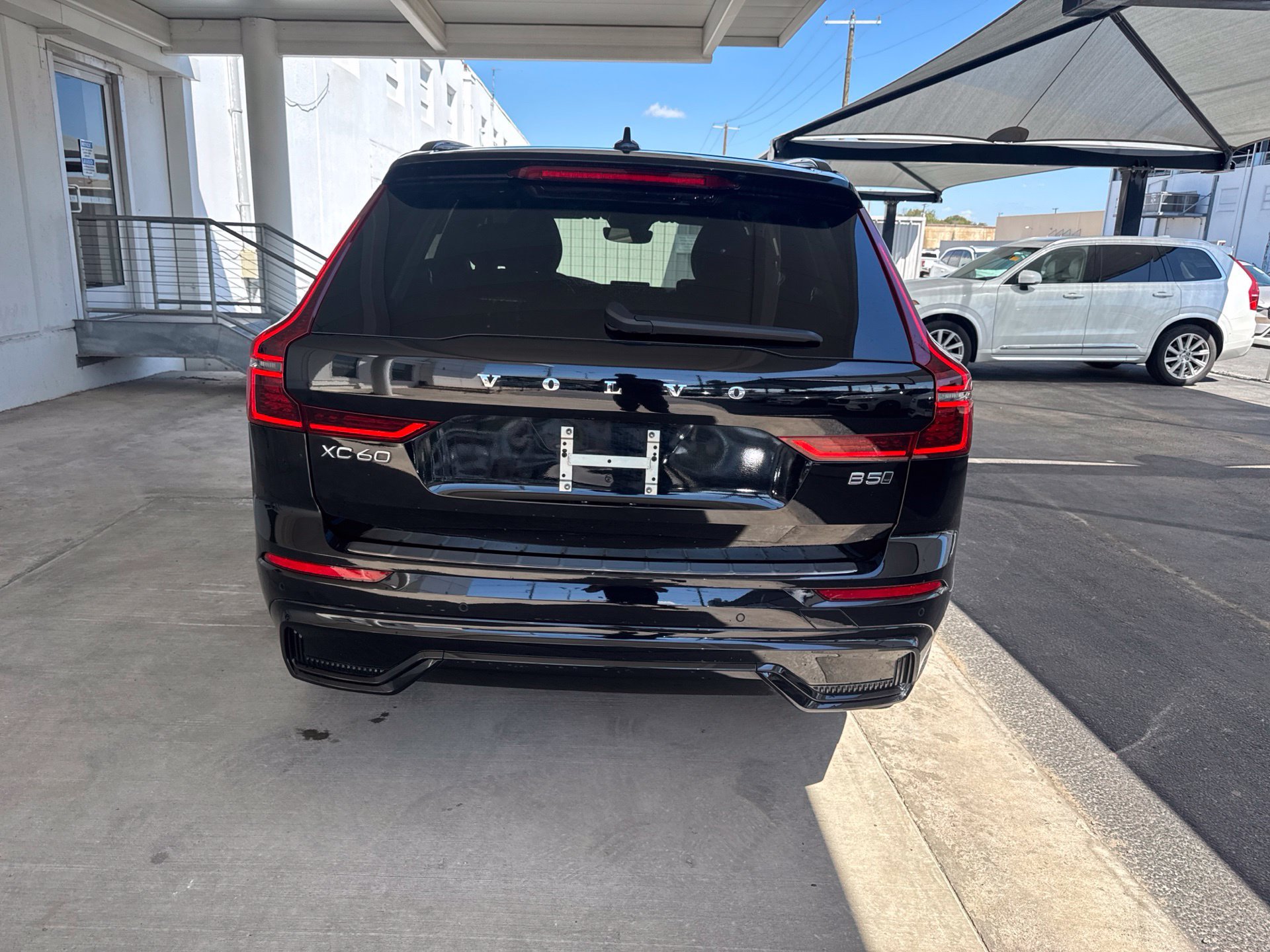 Certified 2026 Volvo XC60 B5 Ultra AWD/4WD image 9