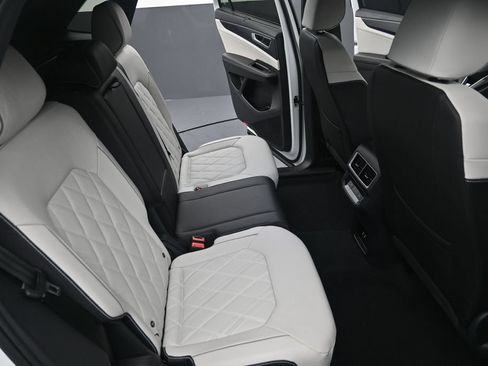 Used 2025 Volkswagen Atlas Cross Sport SEL Premium R-Line AWD/4WD image 14