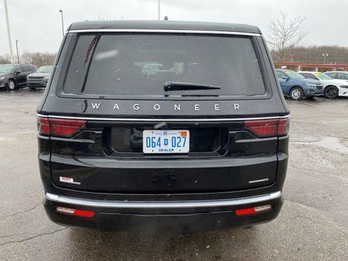 Used 2023 Jeep Wagoneer Series II w/ Premium Group I image 4