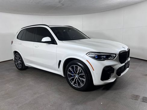 Used 2021 BMW X5 xDrive40i w/ M Sport Package AWD/4WD image 9