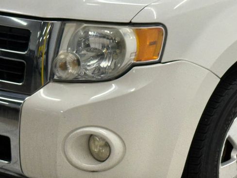 Used 2010 Ford Escape Limited FWD image 4