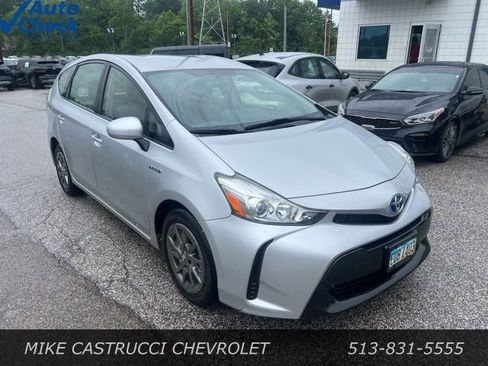 Used 2017 Toyota Prius V Two w/ Carpet Mat Package FWD image 2