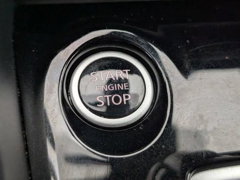 Used 2025 Nissan Versa SV FWD image 22