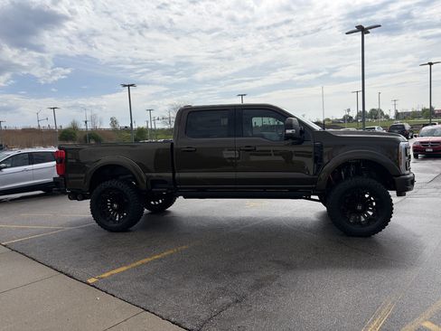 New 2026 Ford F250 Lariat w/ Black Appearance Package AWD/4WD image 5