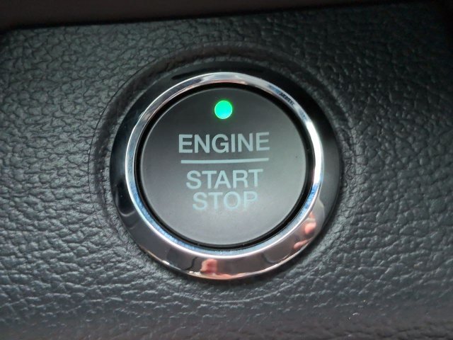 Used 2022 Ford F250 Platinum w/ FX4 Off-Road Package AWD/4WD image 30