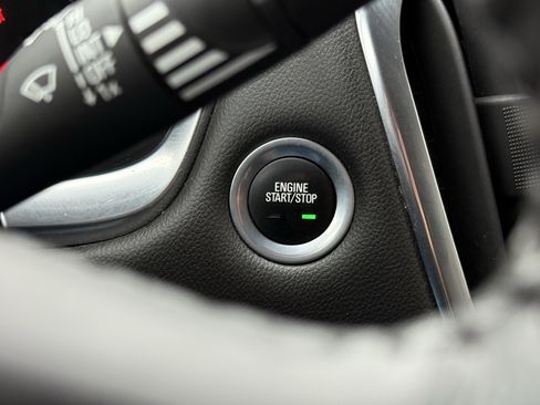 Used 2019 Chevrolet Traverse LT image 4