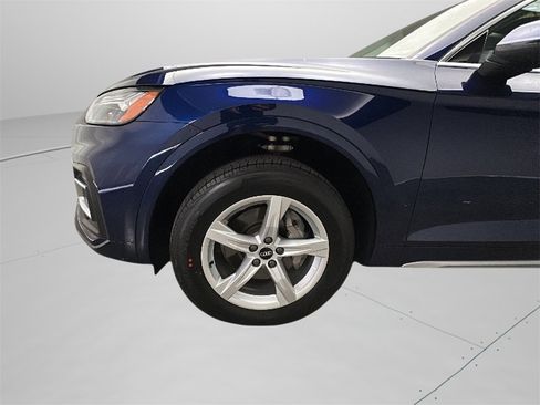 Used 2021 Audi Q5 2.0T Premium w/ Convenience Package image 3