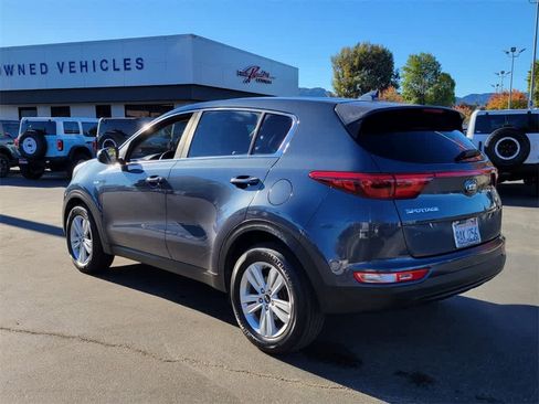 Used 2017 Kia Sportage LX image 3