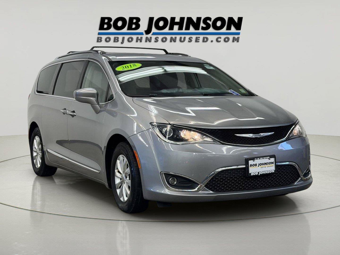 Used 2018 Chrysler Pacifica Touring-L FWD image 3
