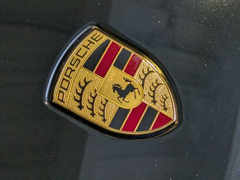 Used 2025 Porsche Macan image 15