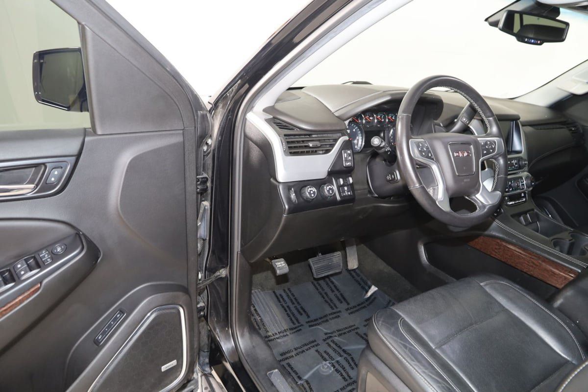 Used 2018 GMC Yukon SLT w/ HD Trailering Package AWD/4WD image 45