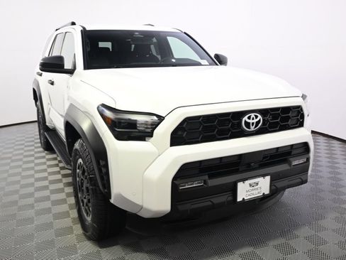 Used 2025 Toyota 4Runner TRD Off-Road image 9