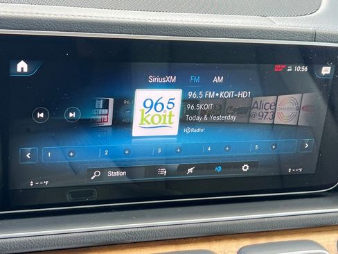Used 2022 Mercedes-Benz GLS 450 4MATIC image 21