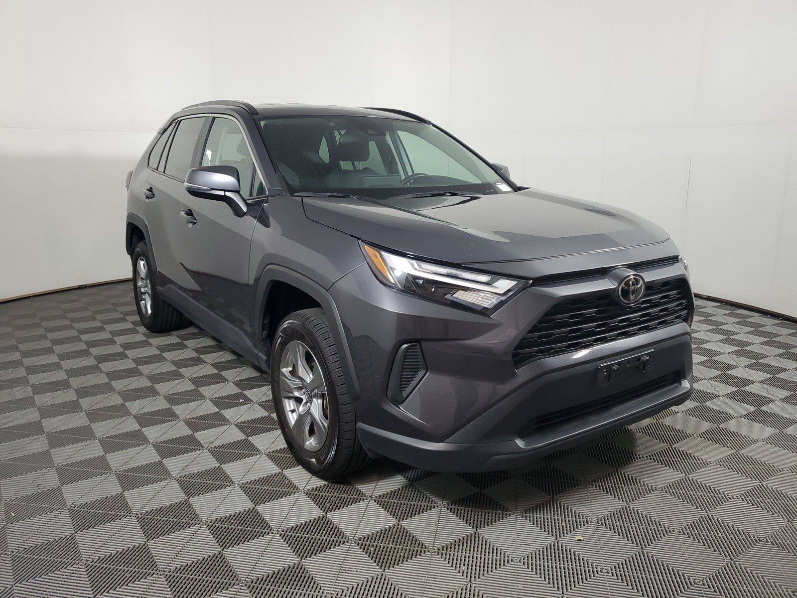 Used 2025 Toyota RAV4 XLE FWD image 3