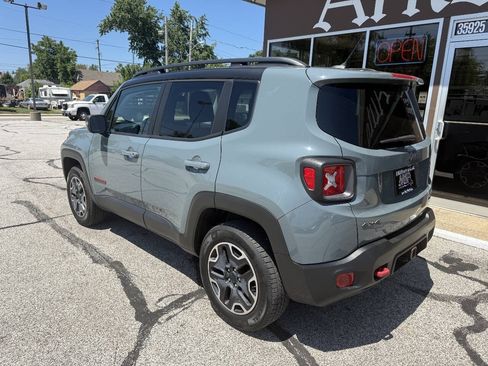 Used 2016 Jeep Renegade Trailhawk AWD/4WD image 7