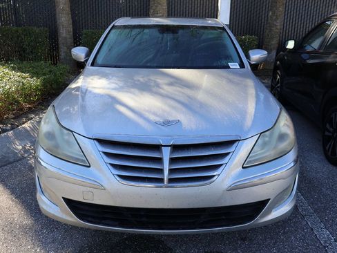 Used 2012 Hyundai Genesis 3.8 w/ Premium Pkg image 5