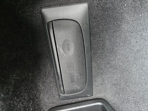 Used 2016 Jeep Grand Cherokee Limited w/ Luxury Group II image 26