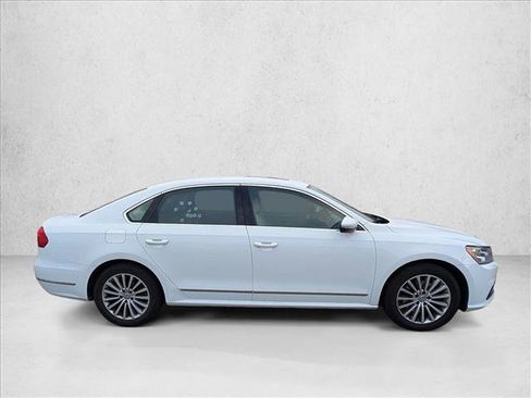 Used 2016 Volkswagen Passat 1.8T SE image 4