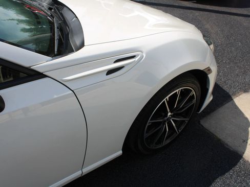 Used 2019 Toyota 86 RWD image 10