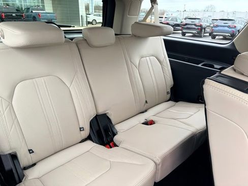 Used 2022 Ford Expedition Max Platinum AWD/4WD image 16