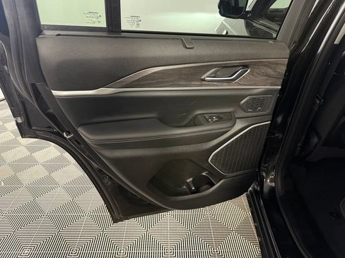 Used 2023 Jeep Grand Cherokee 4WD 4xe w/ Luxury Tech Group II image 26