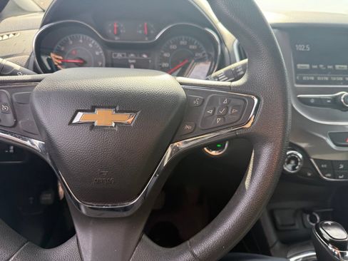 Used 2017 Chevrolet Cruze LT w/ Convenience Package FWD image 20