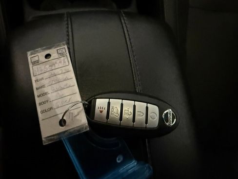 Used 2017 Nissan Rogue SL w/ SL Premium Package image 41