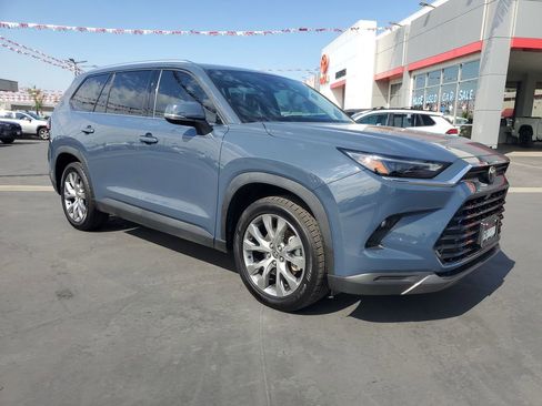 Used 2024 Toyota Grand Highlander AWD image 36