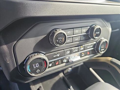 New 2025 Ford Bronco Badlands image 13