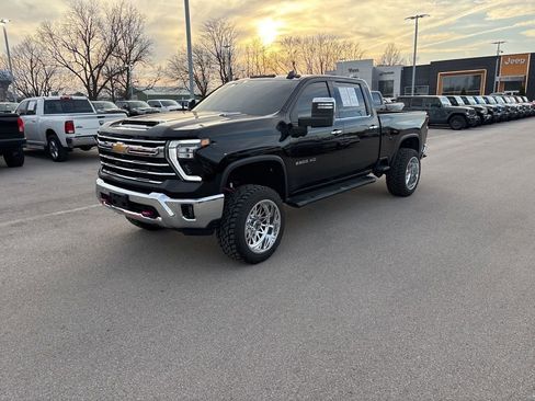 Used 2024 Chevrolet Silverado 2500 LTZ w/ LTZ Premium Package image 1