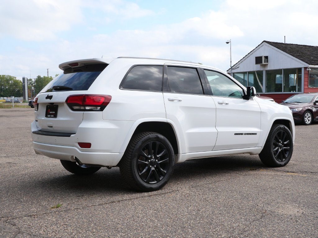 Used 2018 Jeep Grand Cherokee Altitude AWD/4WD image 6
