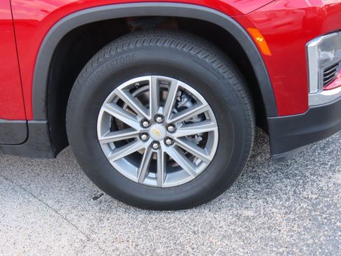Used 2023 Chevrolet Traverse LT image 7