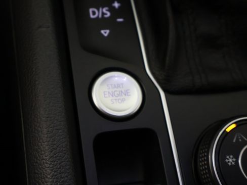 Used 2020 Volkswagen Atlas Cross Sport SEL Premium R-Line image 49