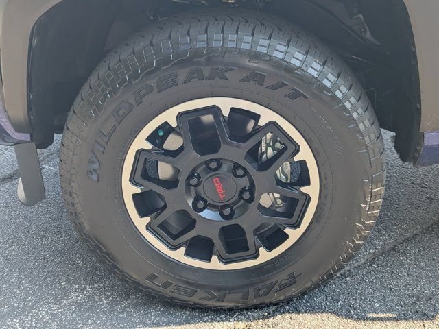 Used 2025 Toyota Tacoma TRD Off-Road AWD/4WD image 11