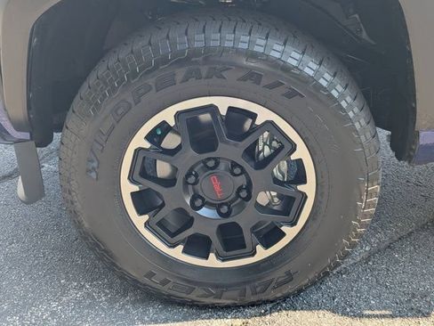 Used 2025 Toyota Tacoma TRD Off-Road AWD/4WD image 11
