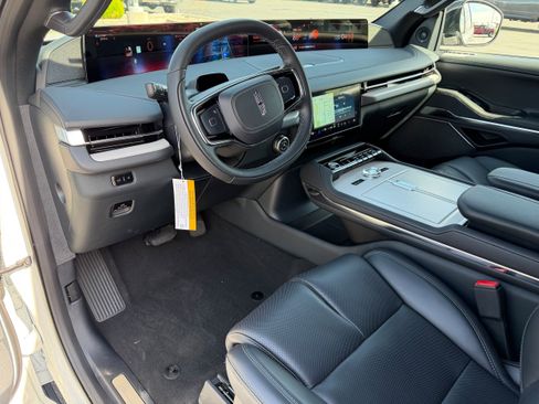 New 2026 Lincoln Navigator Reserve w/ Jet Appearance Package AWD/4WD image 9